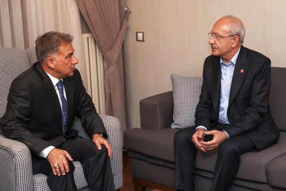 Kılıçdaroğlu, esrarengiz şekilde ölen Dorukhan Büyükışık'ın ailesini ziyaret etti