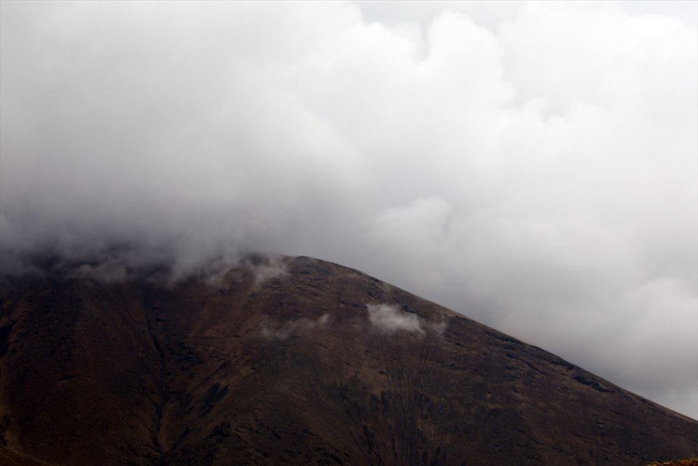 Ağrı Dağı'na kar yağdı