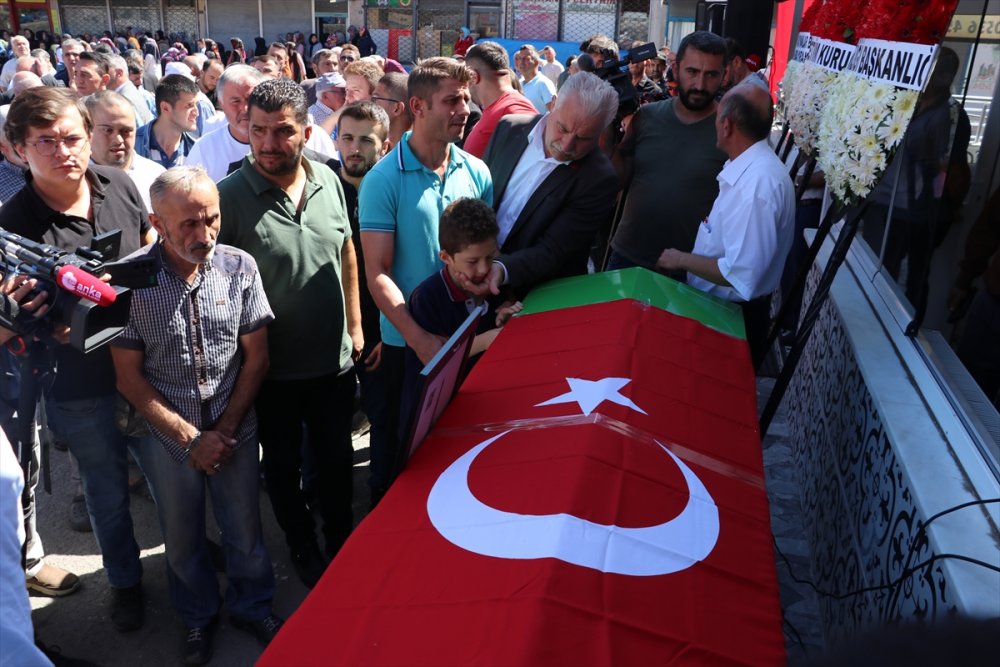 Maden ocağında hayatını kaybeden işçi, son yolculuğuna uğurlandı