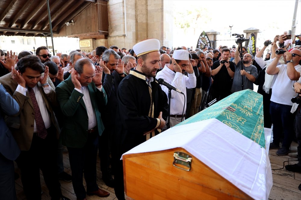 TRT Haber kameramanı Berk Söylemez toprağa verildi