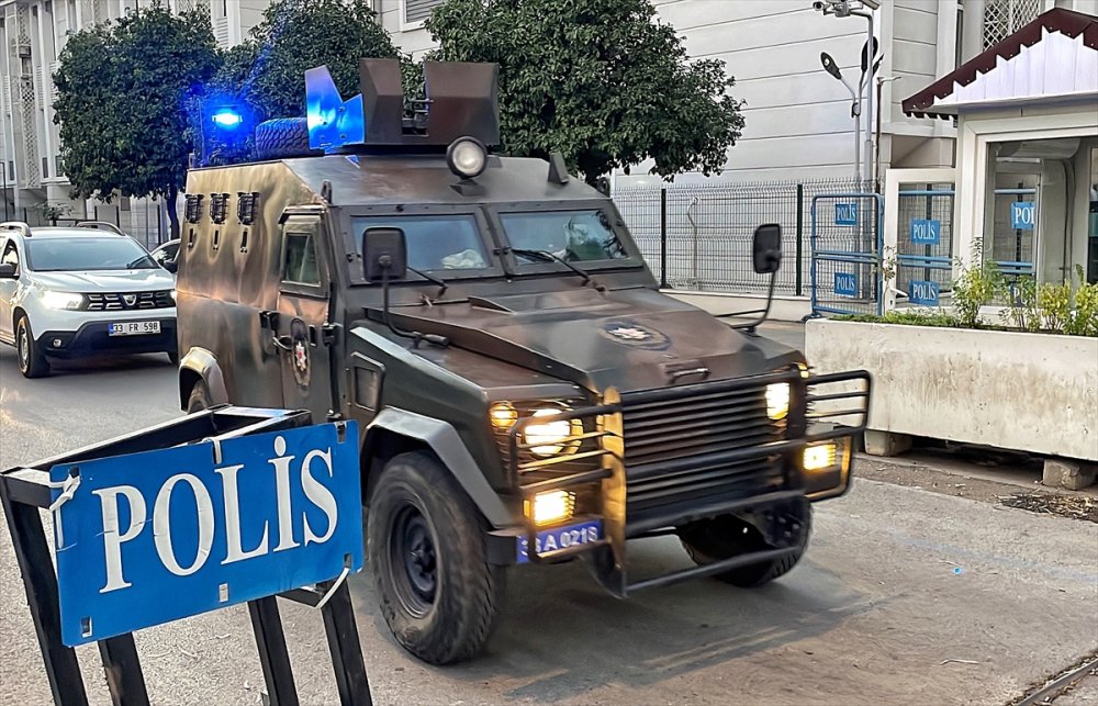 Depremzedeleri dolandıran 13 kişi yakalandı