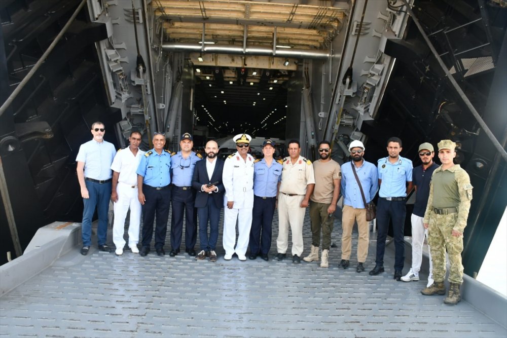 Libya'ya ulaştırılan malzemeleri  teslim edildi