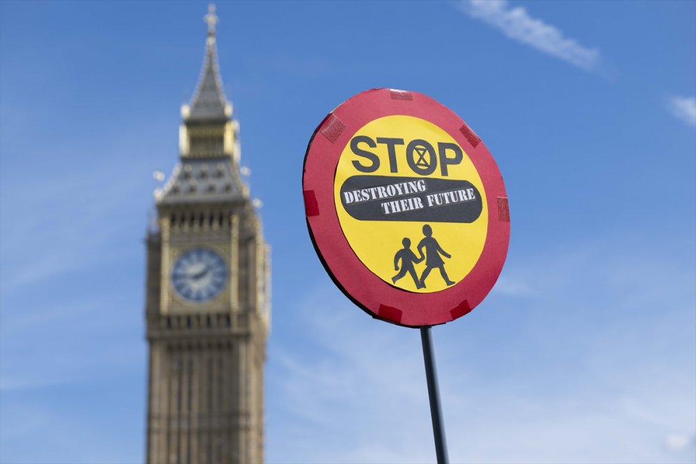Londra'da fosil yakıta karşı gösteri düzenlendi