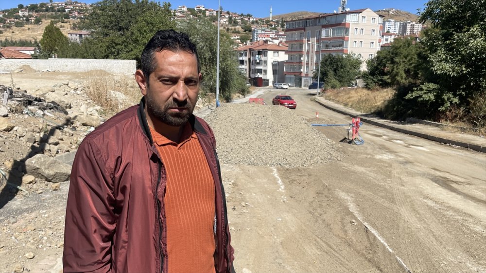 Altyapı çalışması için açılan çukura düşen çocuk yaralandı