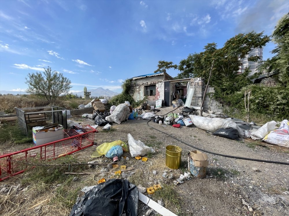 Kayseri'de 2 ev yangında zarar gördü