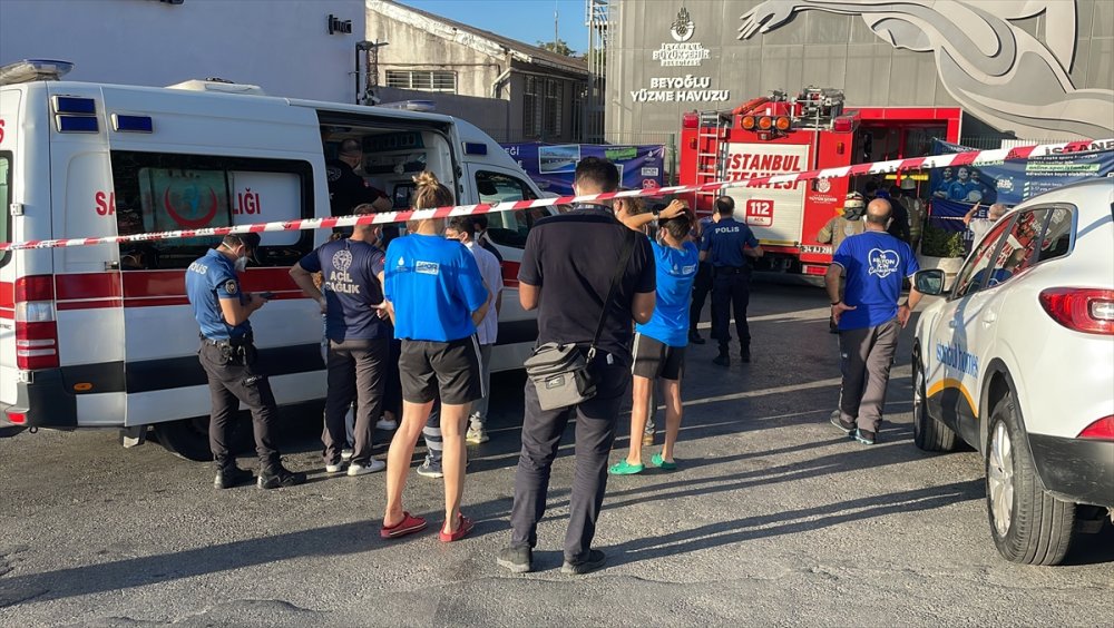 Yüzme havuzunda klordan etkilenen 2 kişi hastanelik oldu