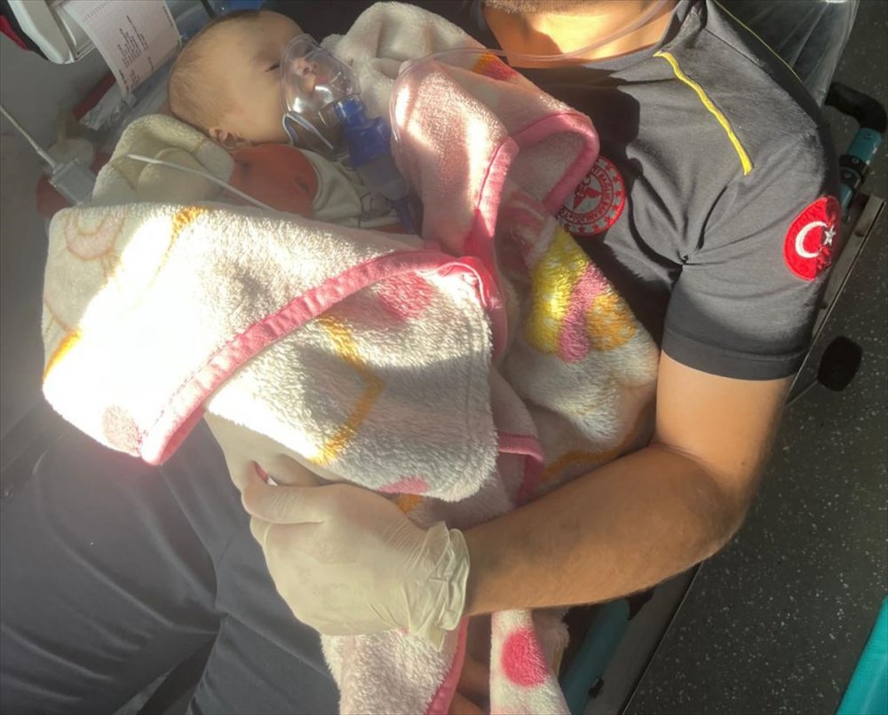 Şırnak'ta solunum sıkıntısı yaşayan bebek ambulans helikopterle Gaziantep'e sevk edildi