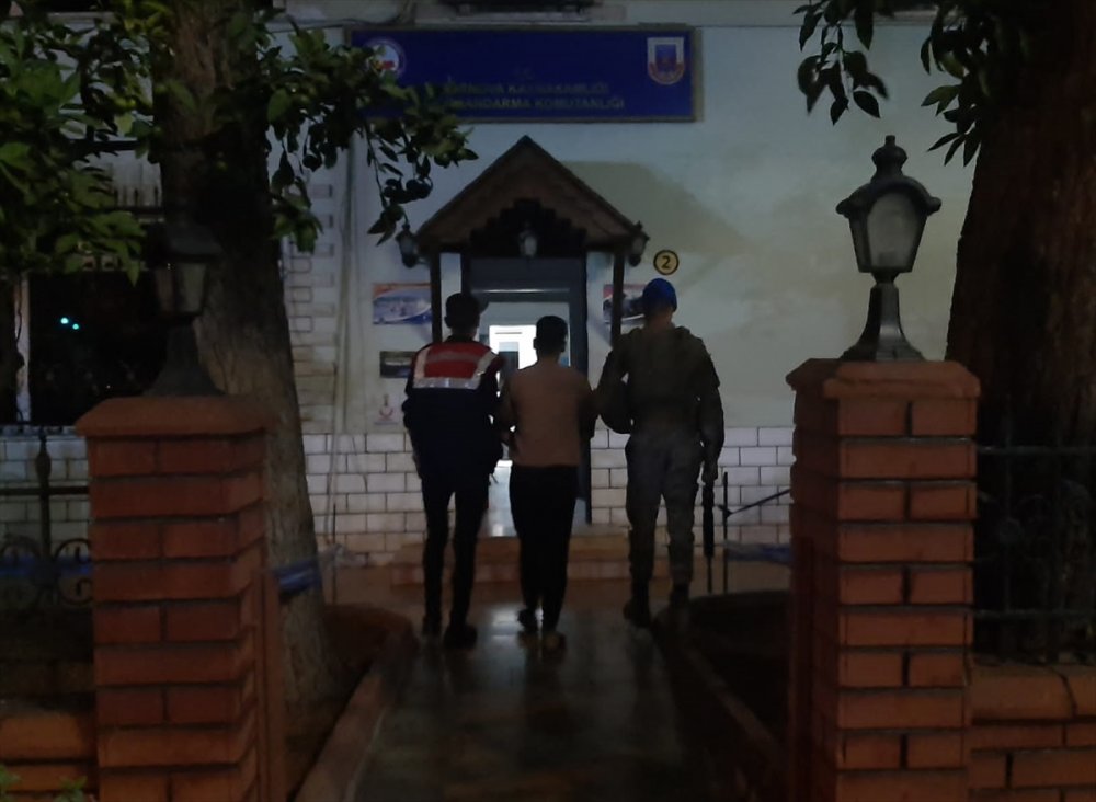 FETÖ operasyonunda 3 zanlı tutuklandı