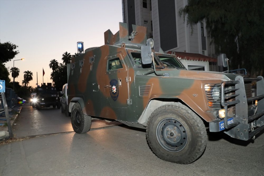 Mülteci kaçakçılığı yapan 3 kişi tutuklandı