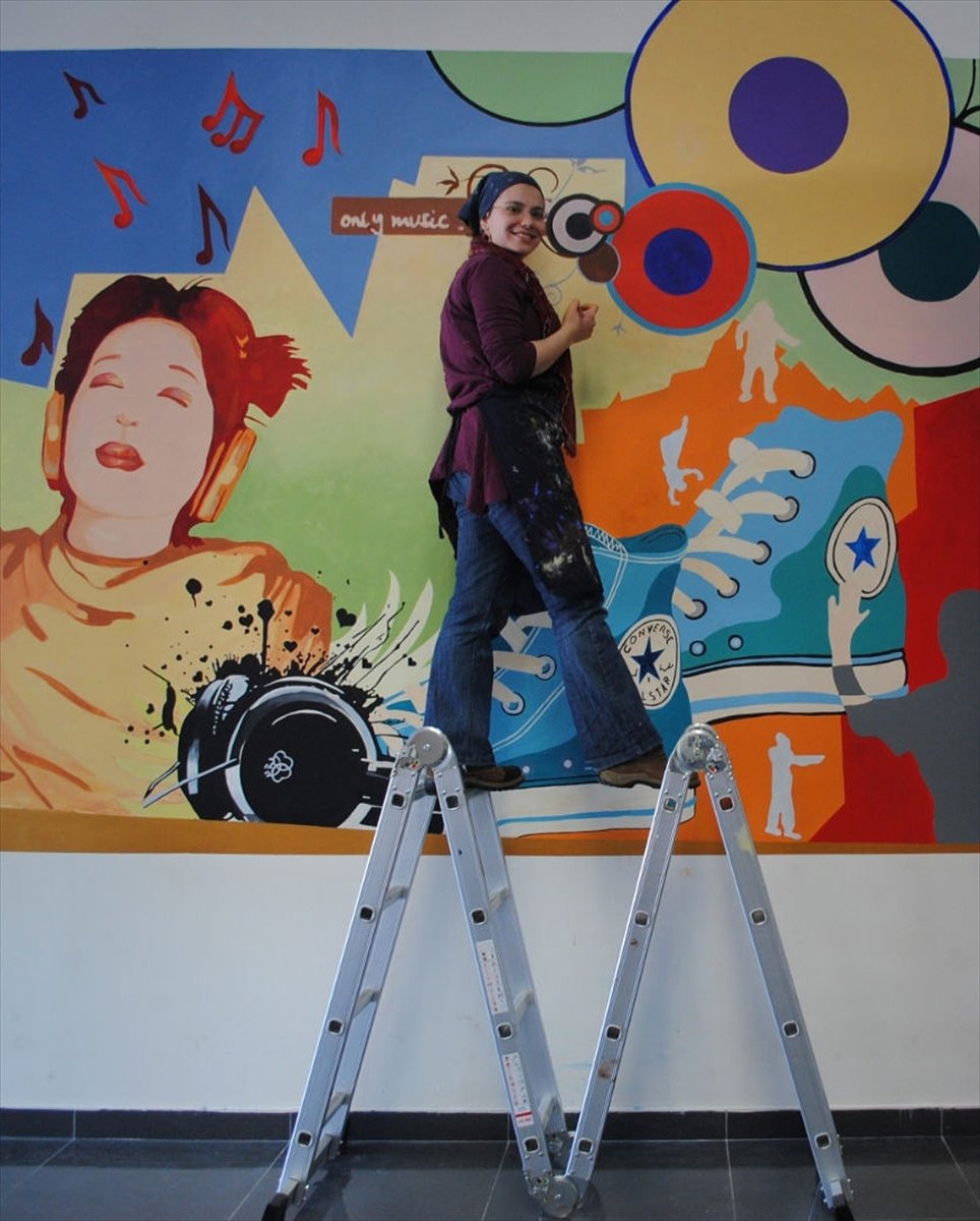 Okul ve kurum duvarlarını resimlerle süsleniyor