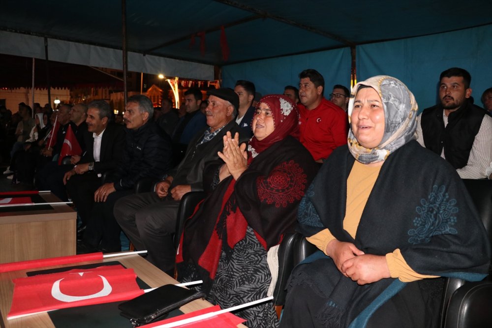 Milli güreşçi Rıza Kayaalp'in final maçını hemşehrileri dev ekrandan izledi