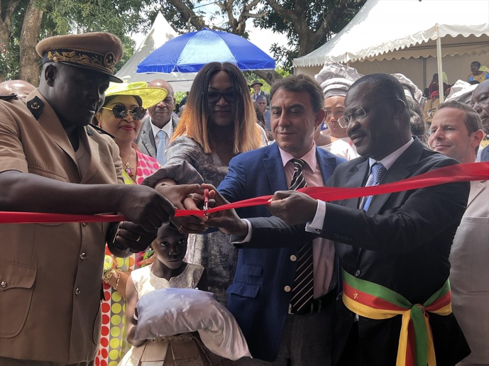 TİKA, Kamerun'da El Sanatları Merkezi ve Kadın Evi inşa etti