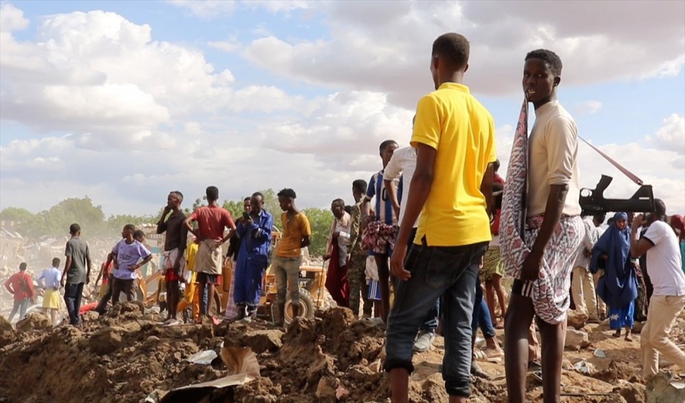 Bombalı araçla düzenlenen saldırıda en az 10 kişi yaşamını yitirdi