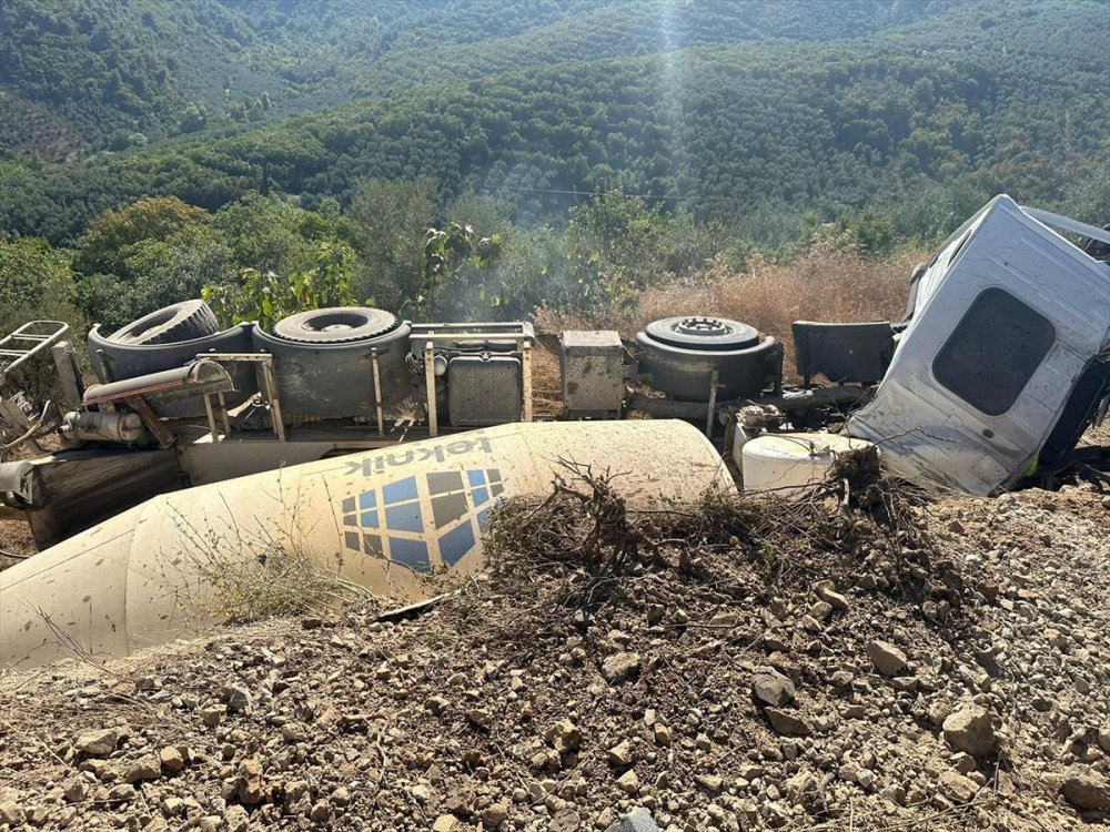 İznik’teki kazada beton mikserinin sürücüsü öldü