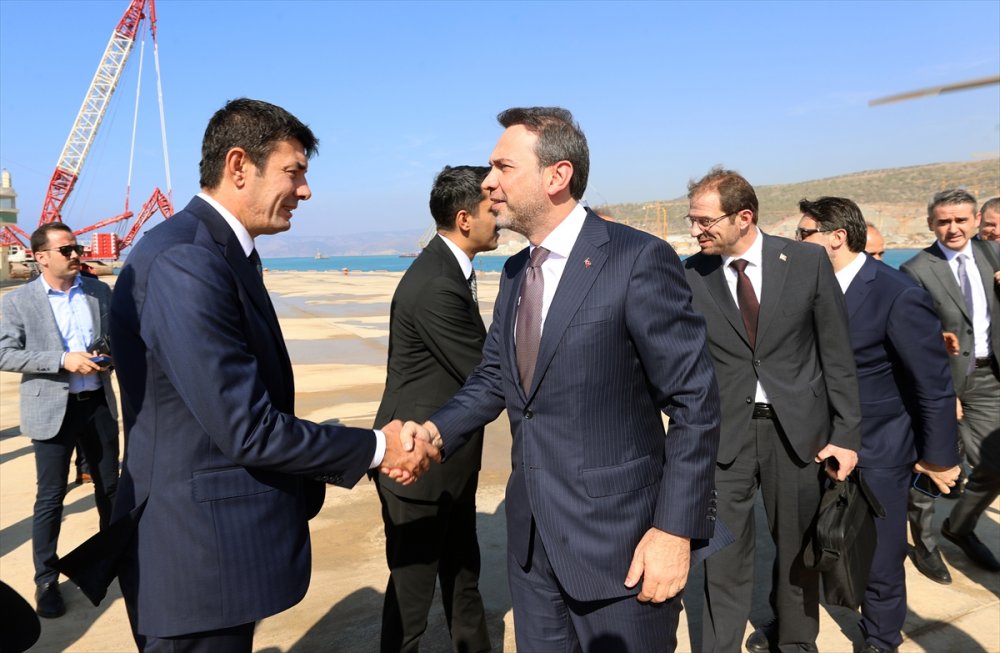 Bakan Bayraktar, Akkuyu NGS inşaat sahasında incelemede bulundu