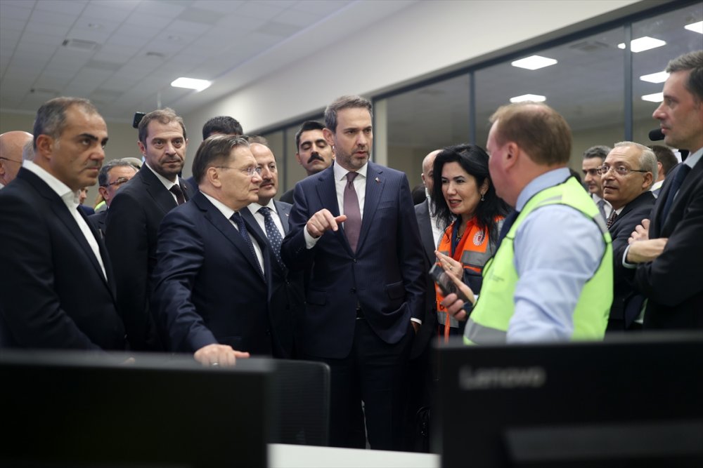 Bakan Bayraktar, Akkuyu NGS inşaat sahasında incelemede bulundu