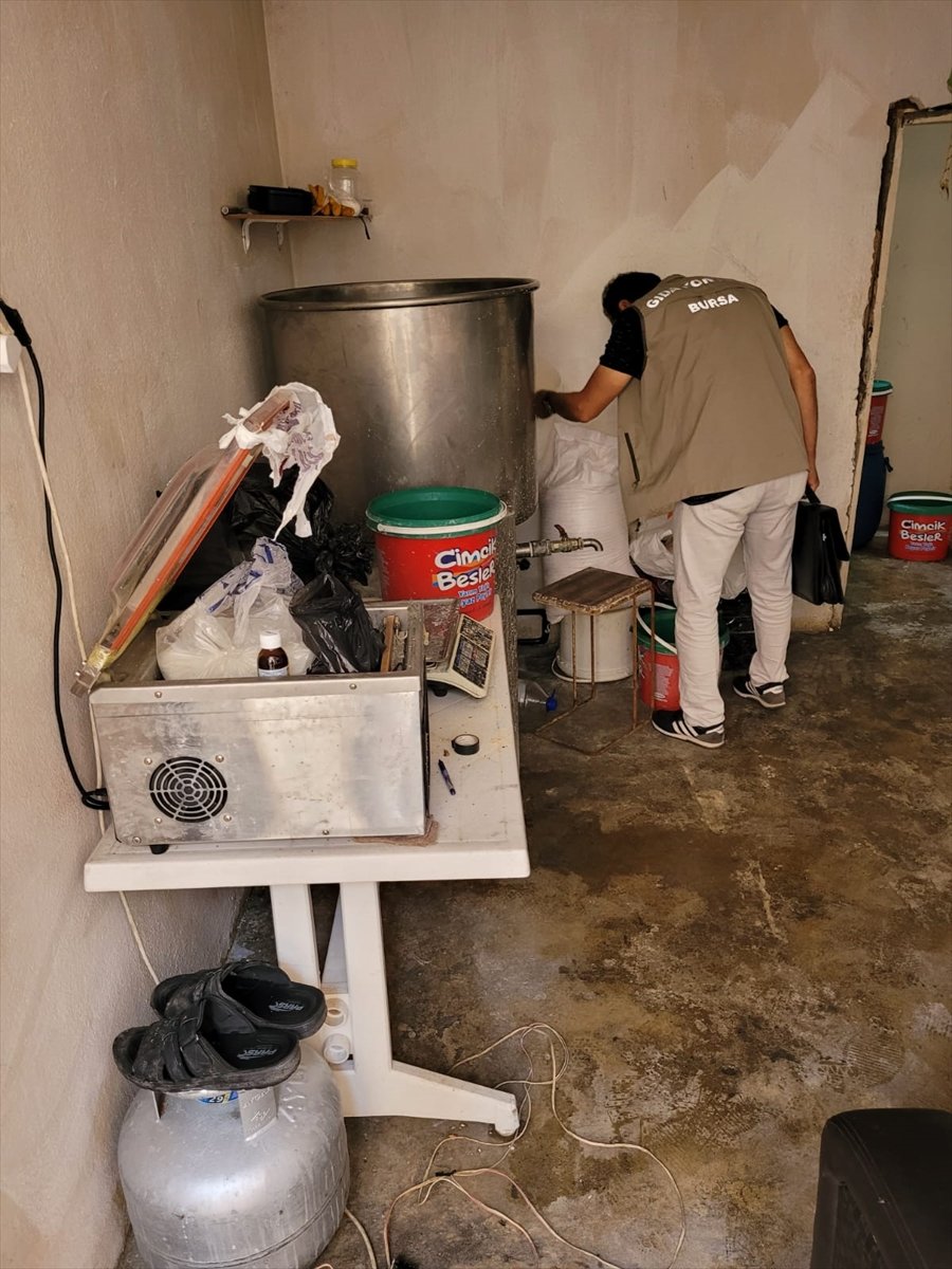 Ruhsatsız işletilen peynir imalathanesi mühürlendi