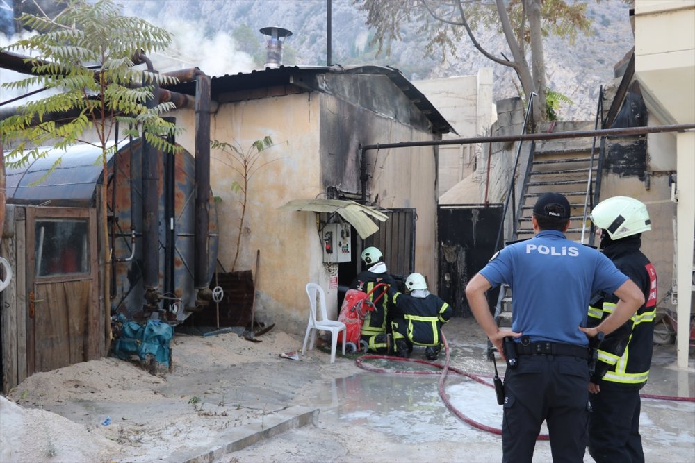 Asfalt şantiyesinde çıkan yangın söndürüldü
