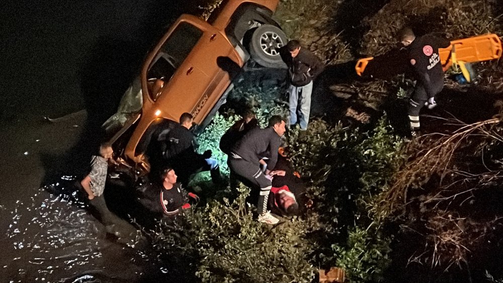 Bolu'da dereye düşen pikapta bulunan 1 kişi öldü, 3 kişi yaralandı
