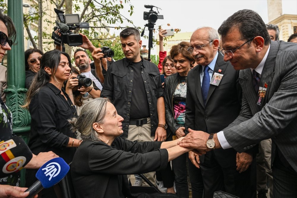 Gazeteci yazar Hıfzı Topuz son yolculuğuna uğurlandı