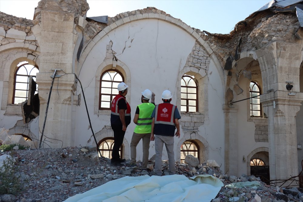 Depremlerde yıkılan tarihi Ulu Cami, restore ediliyor