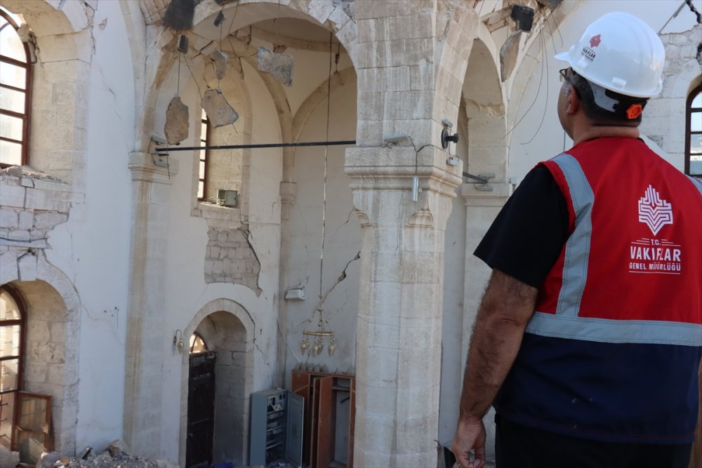 Depremlerde yıkılan tarihi Ulu Cami, restore ediliyor