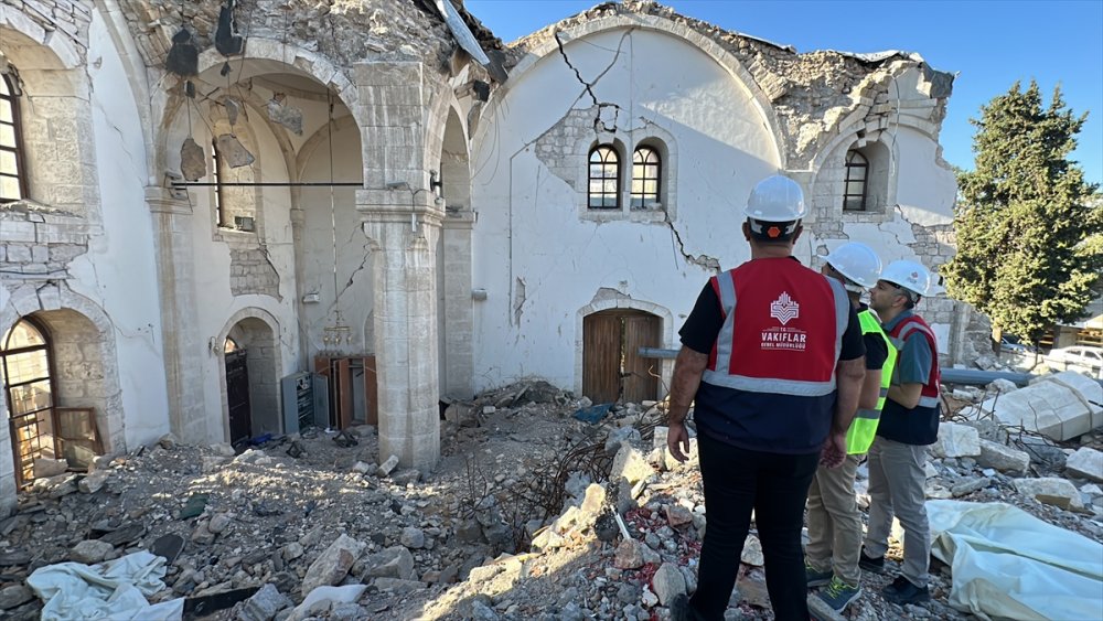 Depremlerde yıkılan tarihi Ulu Cami, restore ediliyor