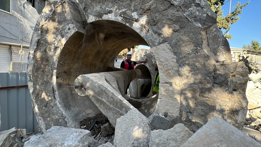 Depremlerde yıkılan tarihi Ulu Cami, restore ediliyor