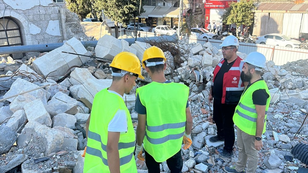 Depremlerde yıkılan tarihi Ulu Cami, restore ediliyor
