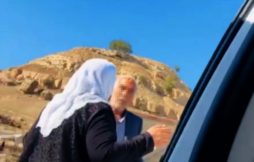 Kaçak elektrik denetimi yapan görevliler darbedildi