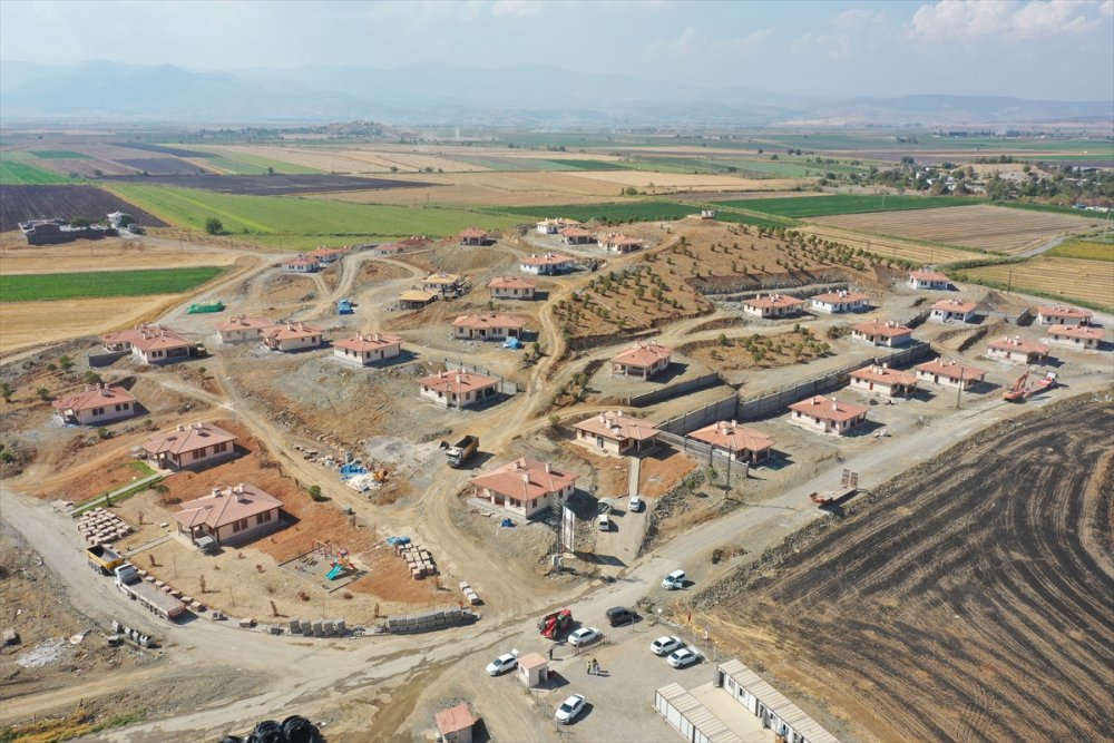 9 bin 800 deprem konutu yıl sonunda teslim edilecek