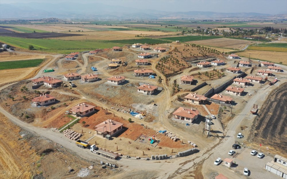 9 bin 800 deprem konutu yıl sonunda teslim edilecek
