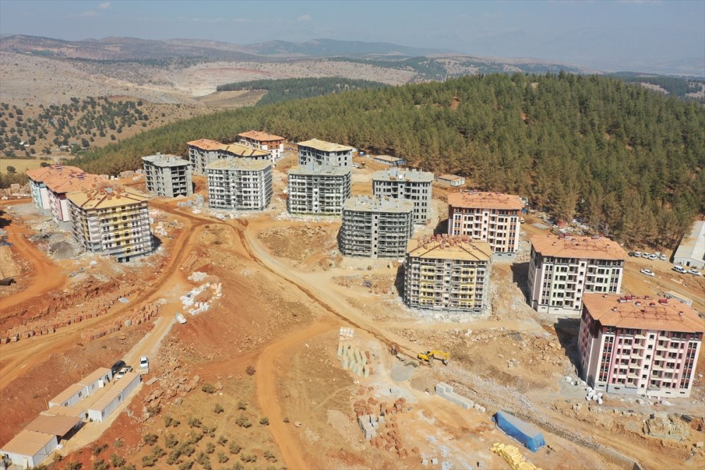 9 bin 800 deprem konutu yıl sonunda teslim edilecek