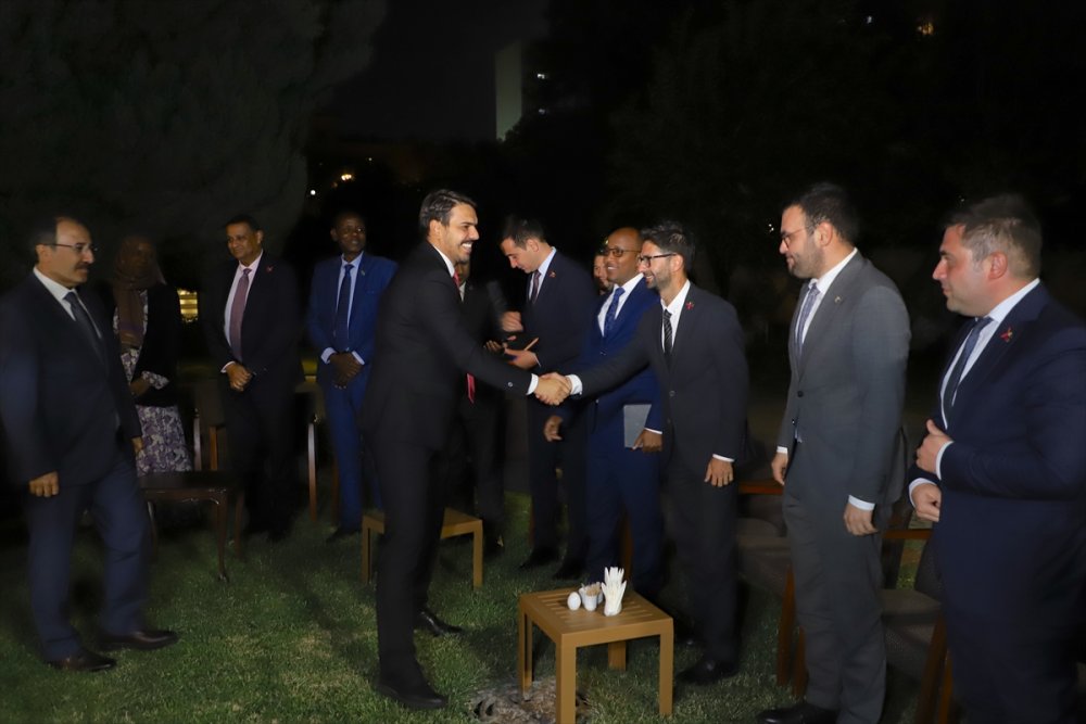 Bakü Büyükelçiliğinde Türkiye mezunları dernek temsilcileri toplandı