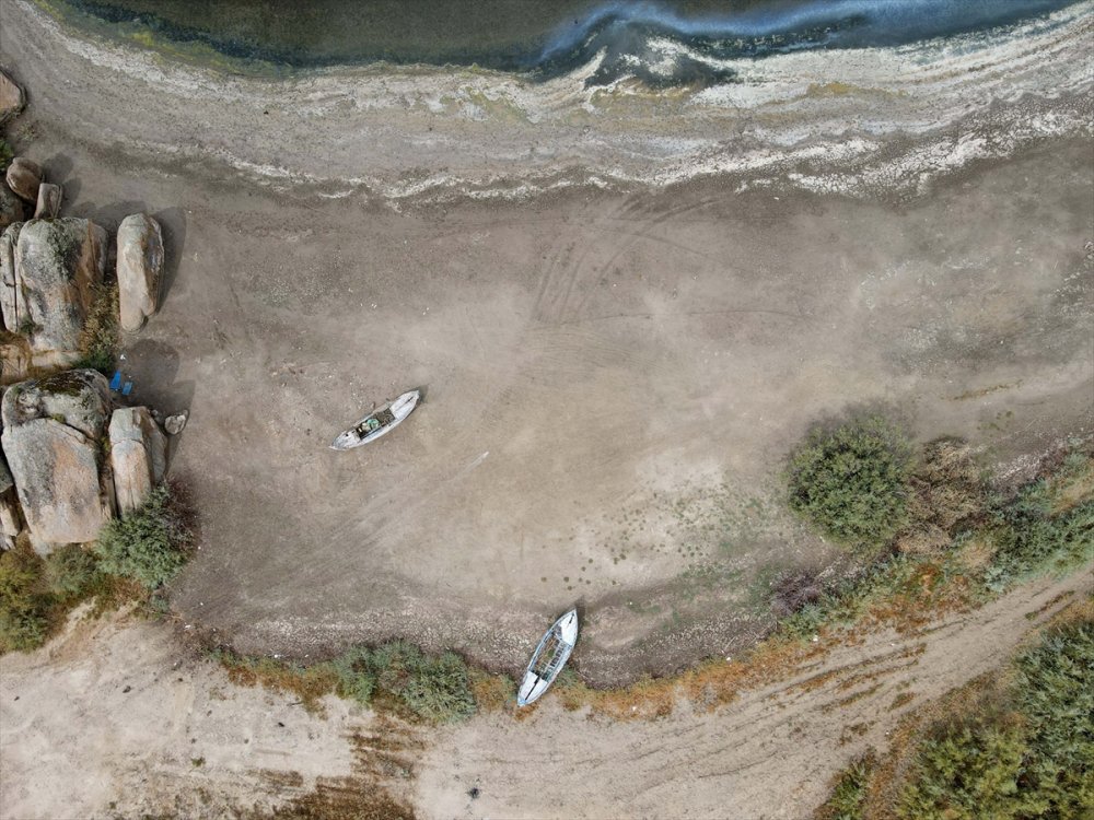 Kuş cenneti Bafa Gölü'nün suyu yaklaşık 20 metre çekildi