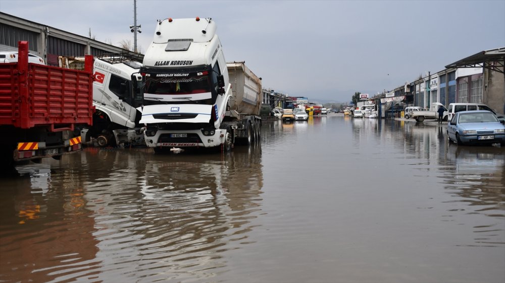 Sakarya, Bolu ve Düzce'de sağanak yağış