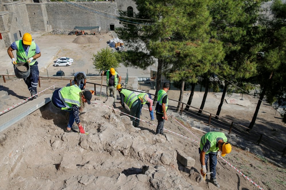 Amida Höyük'te Artuklu Sarayı'nın surlarının temeli ortaya çıkarılacak