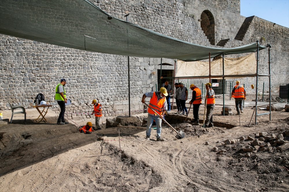 Amida Höyük'te Artuklu Sarayı'nın surlarının temeli ortaya çıkarılacak