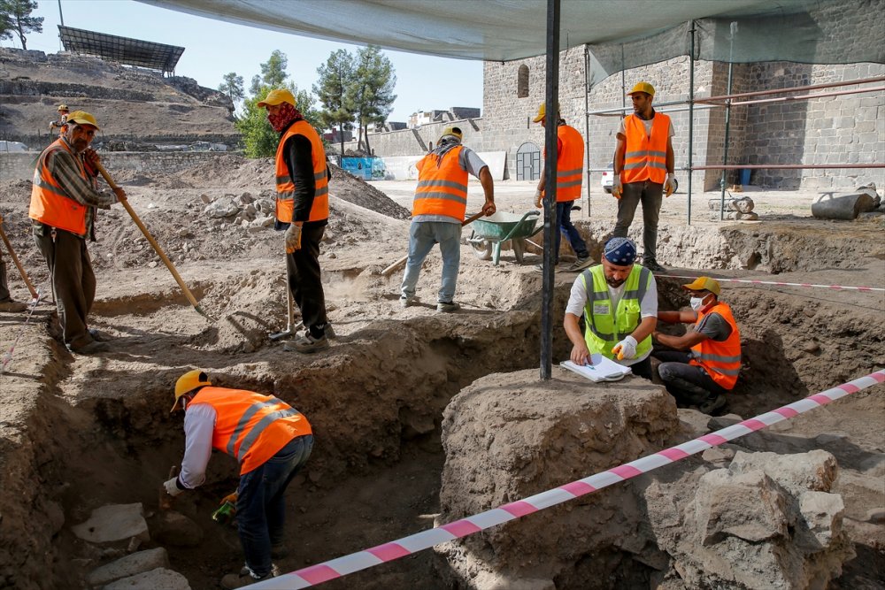 Amida Höyük'te Artuklu Sarayı'nın surlarının temeli ortaya çıkarılacak
