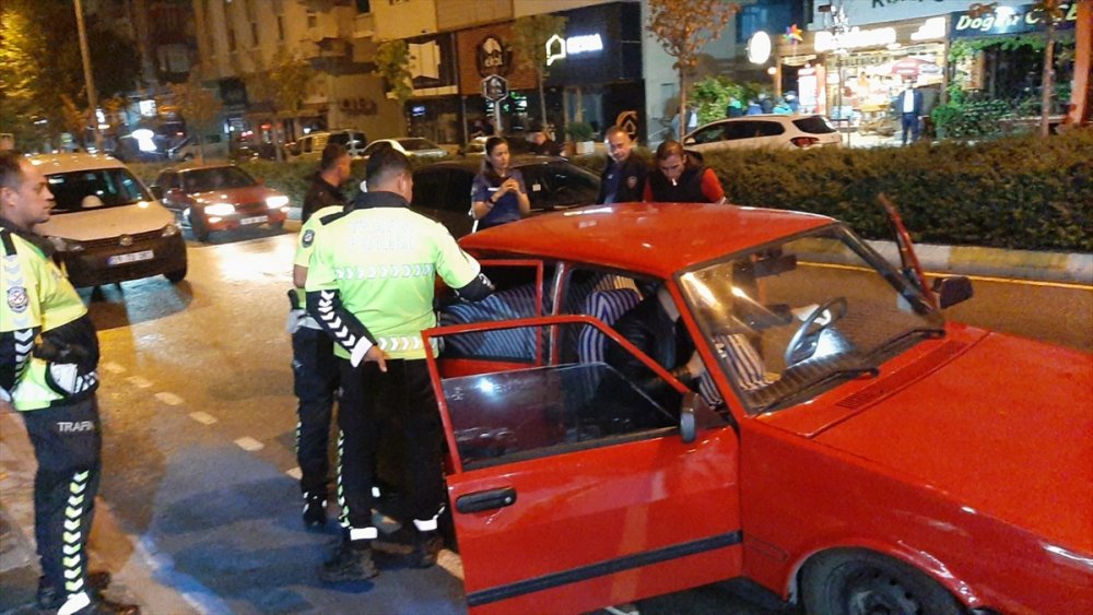 Aramada silah ve uyuşturucu kullanma aparatı ele geçirildi