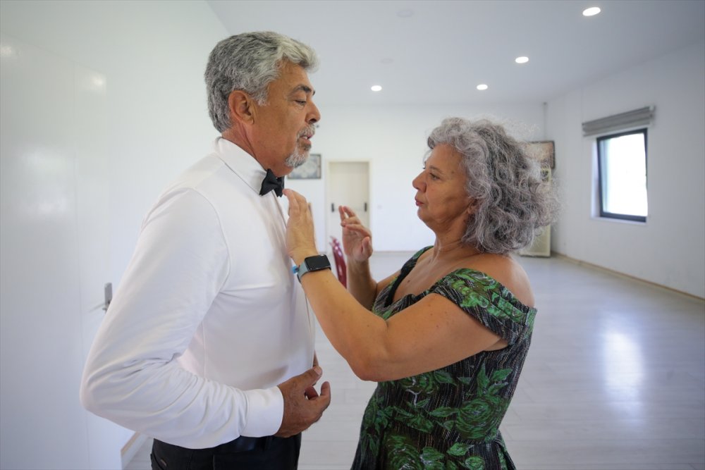 Emekli öğretmen çiftin "Vals" tutkusu