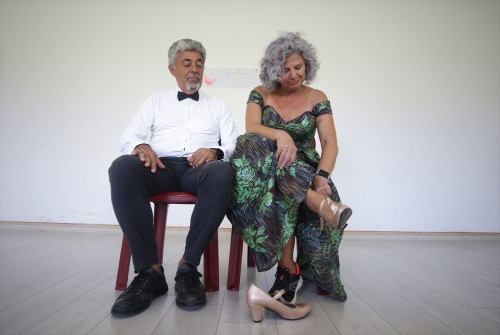 Emekli öğretmen çiftin "Vals" tutkusu