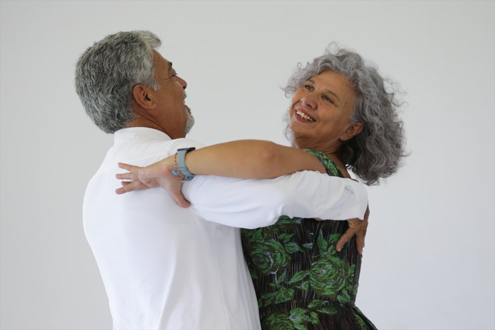 Emekli öğretmen çiftin "Vals" tutkusu