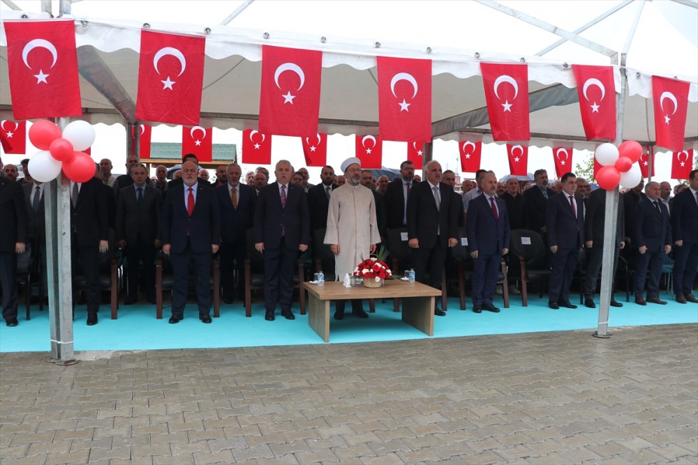 Diyanet İşleri Başkanı Erbaş, cami ve gençlik merkezi açılışına katıldı: