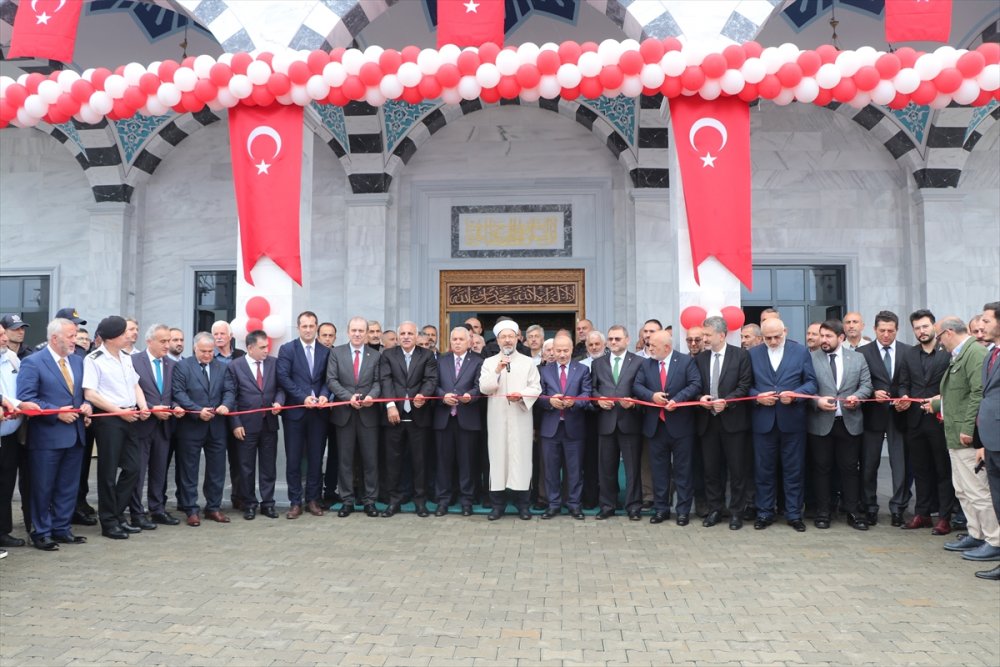 Diyanet İşleri Başkanı Erbaş, cami ve gençlik merkezi açılışına katıldı: