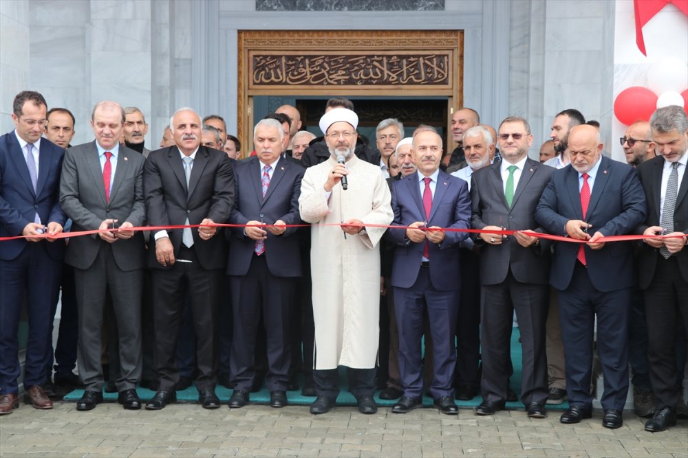 Diyanet İşleri Başkanı Erbaş, cami ve gençlik merkezi açılışına katıldı:
