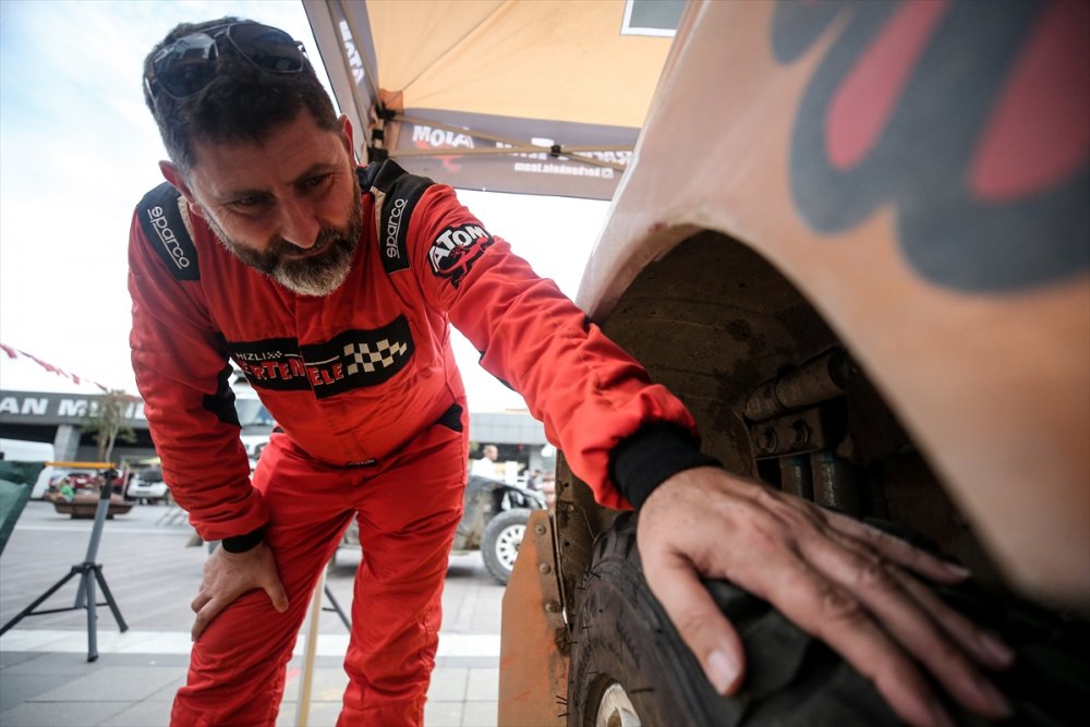 "Kertenkele" başarılarıyla adından söz ettiriyor