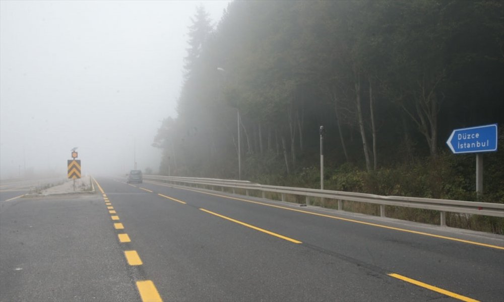 Bolu Dağı'nda sis görüş mesafesini düşürdü