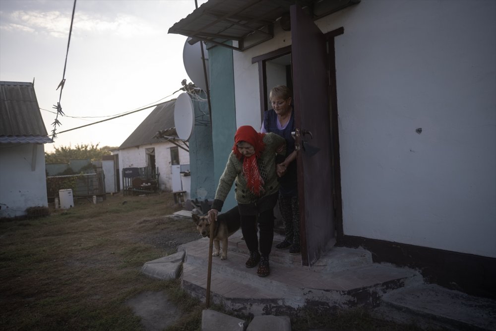 Saldırıya uğrayan siviller tahliye ediliyor
