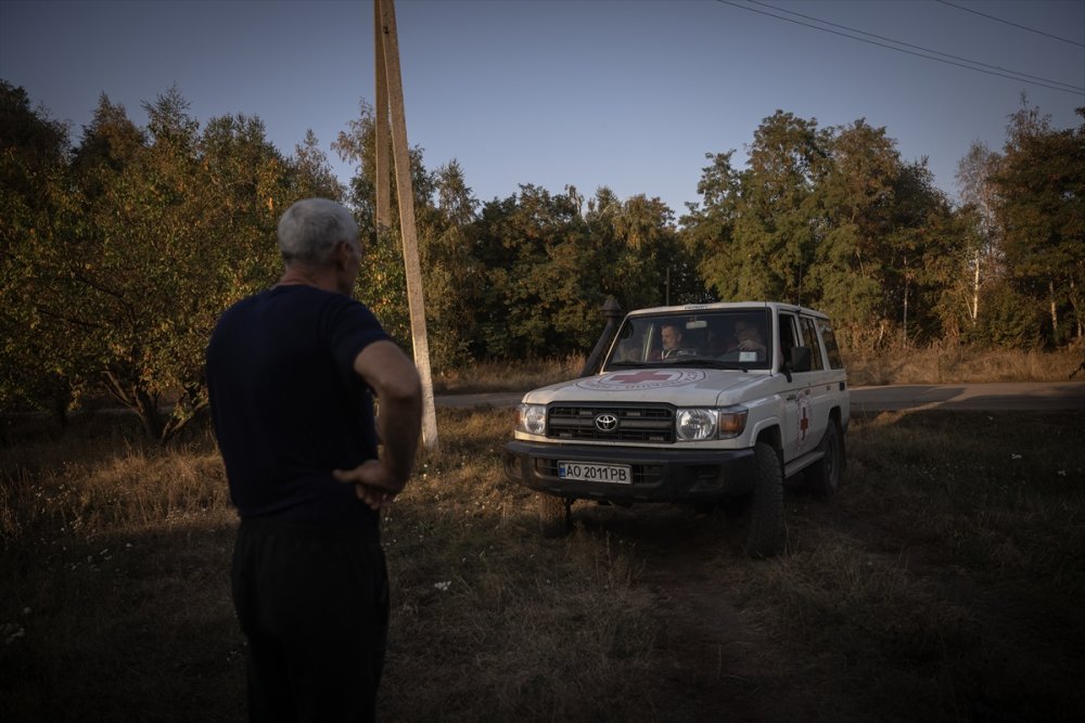 Saldırıya uğrayan siviller tahliye ediliyor